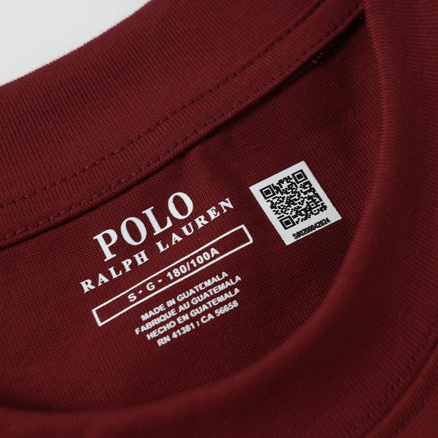 P130 Style number: A001 Brand reputation: Ralph Lauren is an internationally renowned high-end fashion brand, representing quality, style and status. Wearing its short sleeves can highlight consumers' taste and identity. Classic design: The brand has unique and enduring classic design elements, such as the polo logo, iconic color combinations, etc., which are both fashionable and recognizable. High-quality fabric: Made of double yarn 280g fabric, usually made of high-quality cotton fabric, which is soft, breathable, and sweat-absorbent, comfortable to wear, and suitable for various occasions and seasons. Exquisite craftsmanship: Pay attention to detail processing and production technology, neat stitching, and tailoring to ensure the durability and beauty of the clothing. Diversified styles: covering a variety of styles from casual to formal, simple to gorgeous, meeting the individual needs and wearing scenarios of different consumers. Strong matchability: Can be matched with a variety of bottoms, jackets and accessories to easily create a variety of different fashion looks. Inheritance and innovation: While maintaining the traditional charm of the brand, we constantly innovate designs and incorporate new fashion elements to keep our products attractive. Brand values: The American lifestyle and positive values ​​conveyed by Ralph Lauren are also recognized and yearned for by consumers. Color: Black White Gray Blue White Blue Red Pink Sky Blue Bean Green Burgundy Complete Sizes: S, M, L, XL,